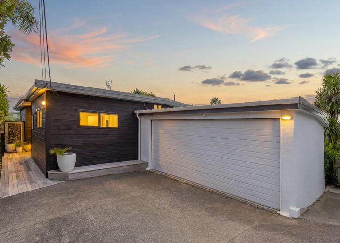  at 12 Braemar Road, Rothesay Bay, North Shore City, Auckland