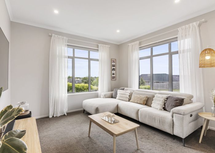  at 39 Twin Parks Rise, Papakura, Auckland