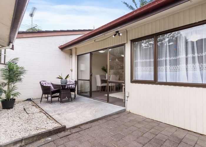  at 2/22 Longford Street, Mount Wellington, Auckland City, Auckland