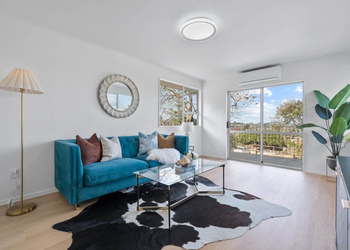  at 10 Tableau Place, Totara Vale, North Shore City, Auckland