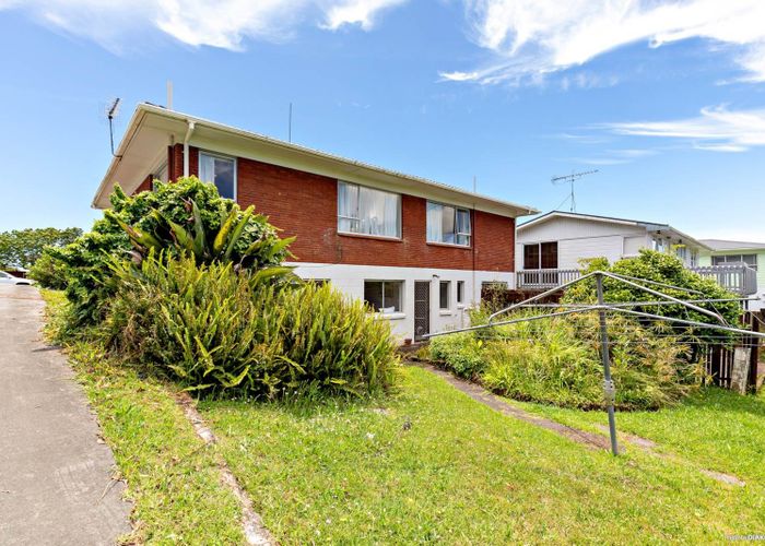  at 46 Chequers Avenue, Glenfield, North Shore City, Auckland