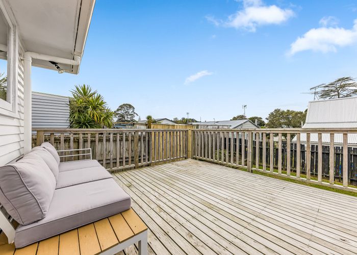  at 1/221 Birkdale Road, Birkdale, North Shore City, Auckland