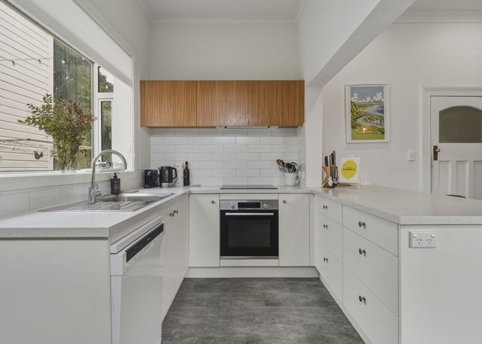  at 10 Hart Street, Belleknowes, Dunedin, Otago