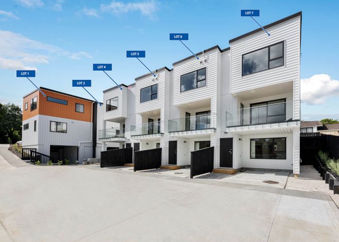  at 5/35 Hogans Road, Glenfield, Auckland
