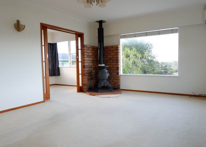  at 52 Fairclough Road, Beach Haven, North Shore City, Auckland