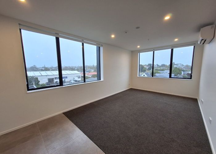  at 150 McLeod Rd, Te Atatu South, Waitakere City, Auckland
