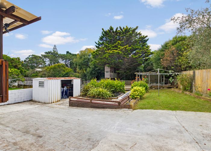  at 1/52 Tudor Road, Henderson, Auckland
