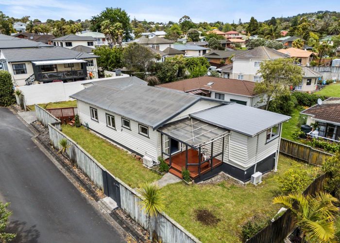  at 70 Seabrook Avenue, New Lynn, Auckland