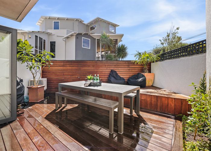  at 2/138 Esplanade, Sumner, Christchurch