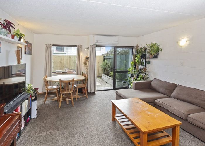  at 2/135 Stanmore Road, Linwood, Christchurch