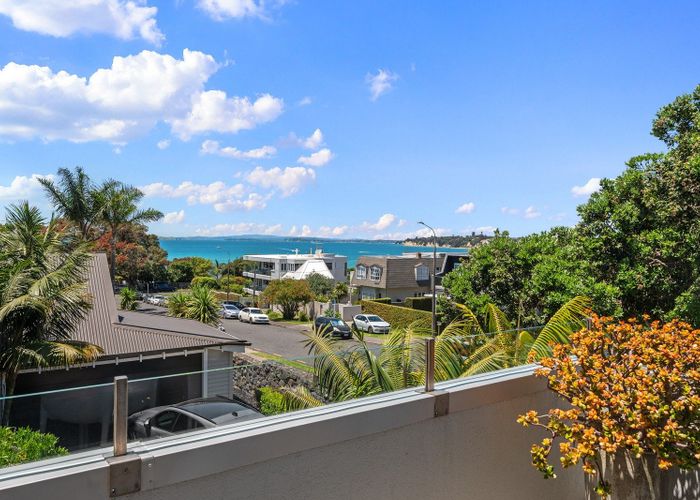  at 2/2A Earnoch Avenue, Takapuna, North Shore City, Auckland