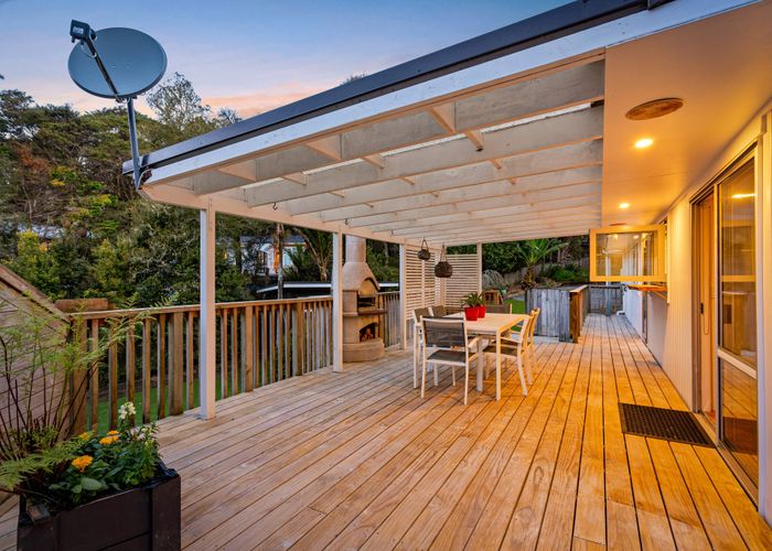  at 146 Laingholm Drive, Laingholm, Waitakere City, Auckland