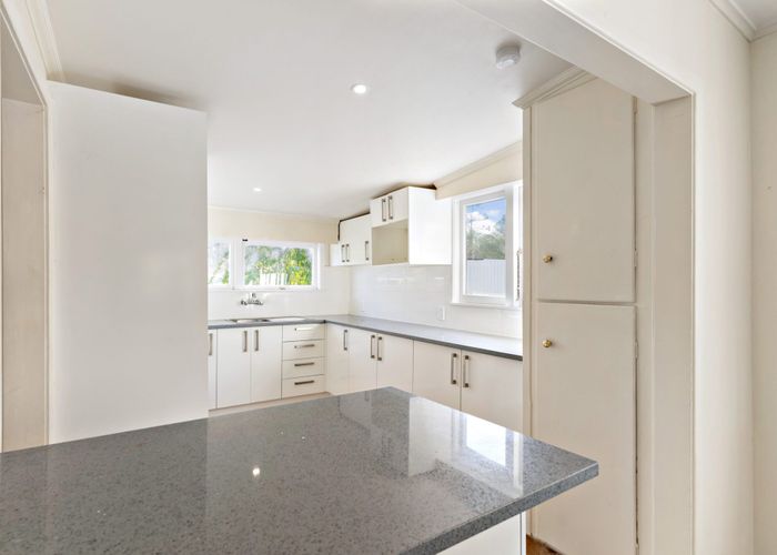  at 692 Beach Road, Browns Bay, North Shore City, Auckland