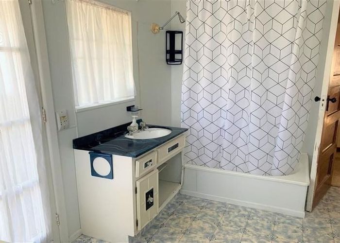  at 8 Gibbs Road, Manurewa, Manukau City, Auckland