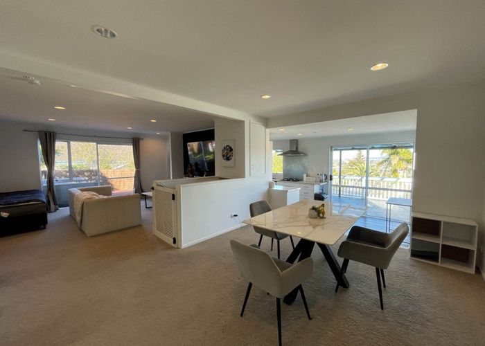  at 33A Cedar Heights Avenue, Massey, Waitakere City, Auckland