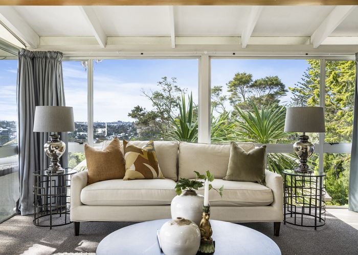  at 13 Archers Road, Hillcrest, Auckland