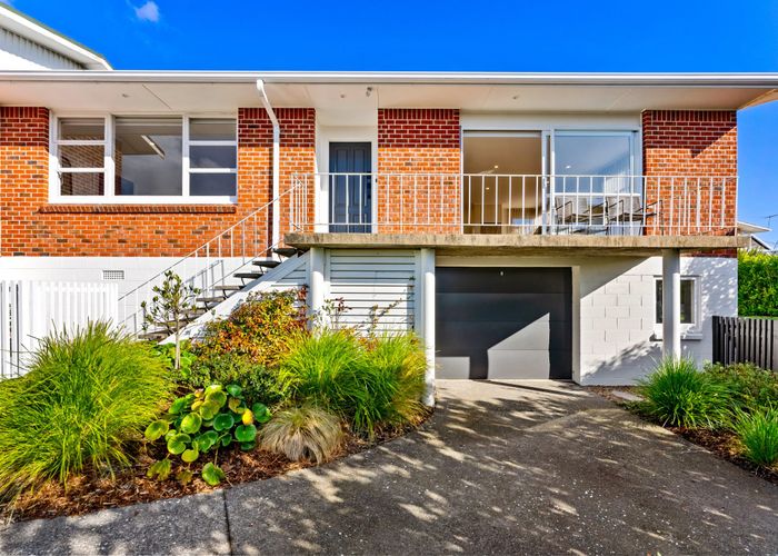  at 2/2 Seaview Road, Milford, Auckland