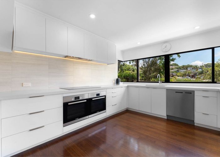  at 2/458 Beach Road, Murrays Bay, Auckland
