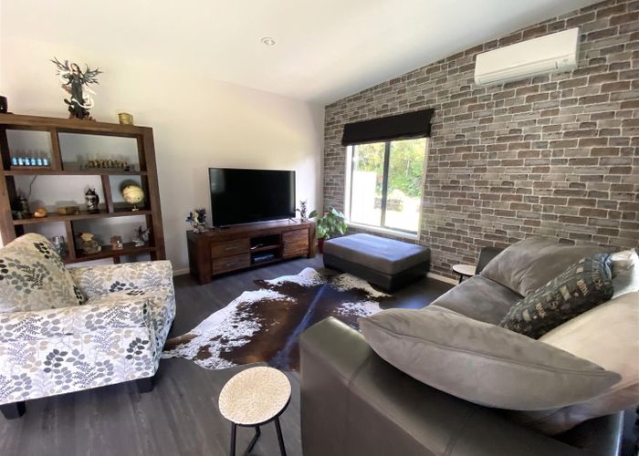  at 8 Jackson Place, Hokitika