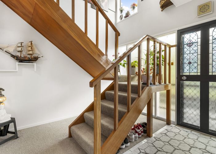  at 2/27 Pakira Avenue, Glendene, Waitakere City, Auckland