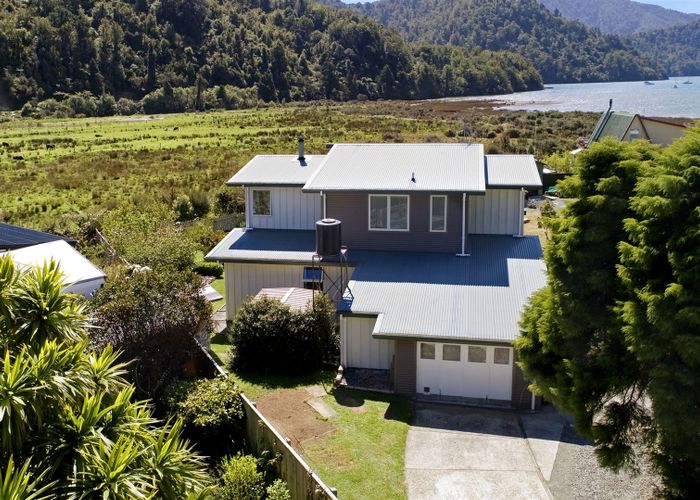 at 195 Duncan Bay, Tennyson Inlet, Marlborough