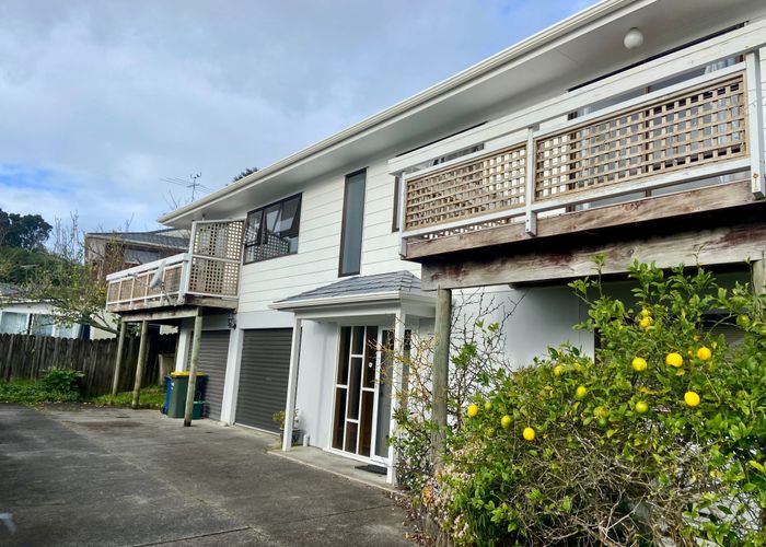  at 131 Spinella Drive, Glenfield, North Shore City, Auckland