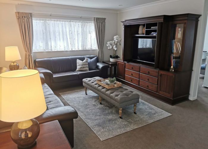  at 8 Pennant Street, Long Bay, Auckland