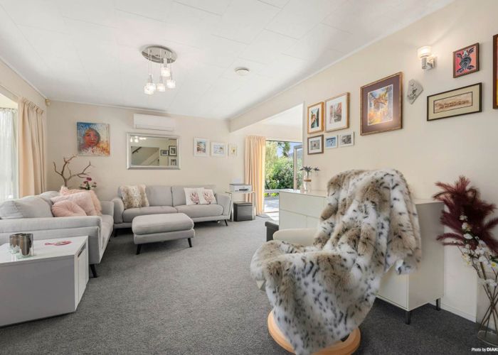  at 2/102 Manhattan Heights, Glendene, Waitakere City, Auckland