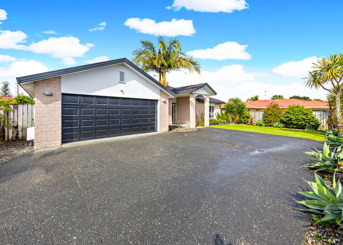  at 14 Brosna Place, East Tamaki, Auckland
