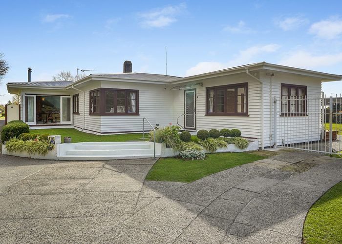  at 53 Knighton Road, Hillcrest, Hamilton, Waikato
