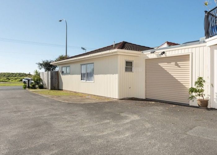  at 1/1004 Papamoa Beach Road, Papamoa Beach, Tauranga, Bay Of Plenty