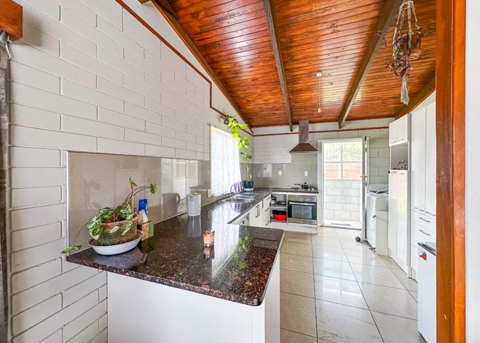 For sale 10 Sealand Place, Mangere Bridge, Manukau City, Auckland