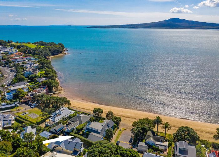  at 15 Arawa Avenue, Devonport, Auckland