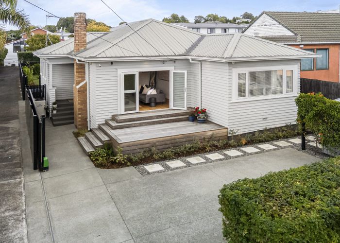  at 8 Houpara Street, One Tree Hill, Auckland