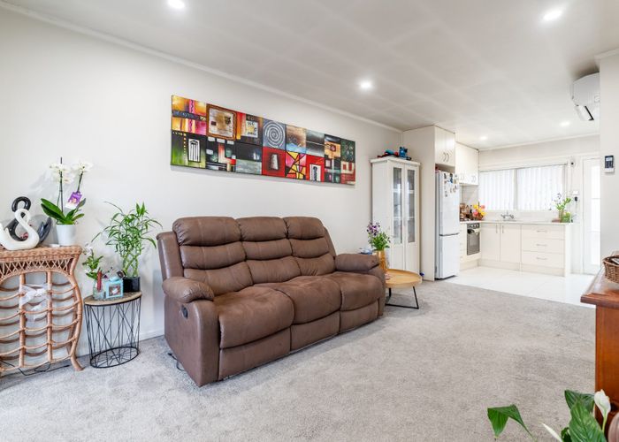  at 4/6 Ray Small Drive, Papakura, Papakura, Auckland