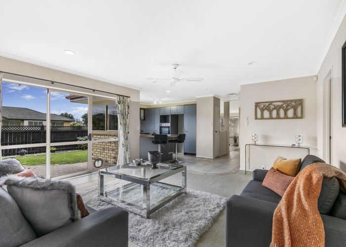  at 8 Croftview Road, Wattle Downs, Auckland
