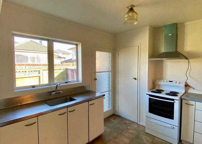  at 2/54 Kenderdine Road, Papatoetoe, Manukau City, Auckland