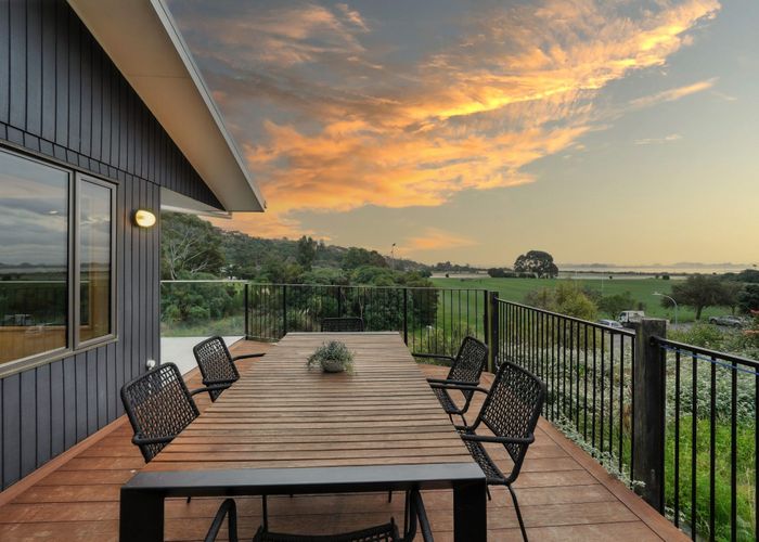  at 122 McCormacks Bay Road, Redcliffs, Christchurch City, Canterbury