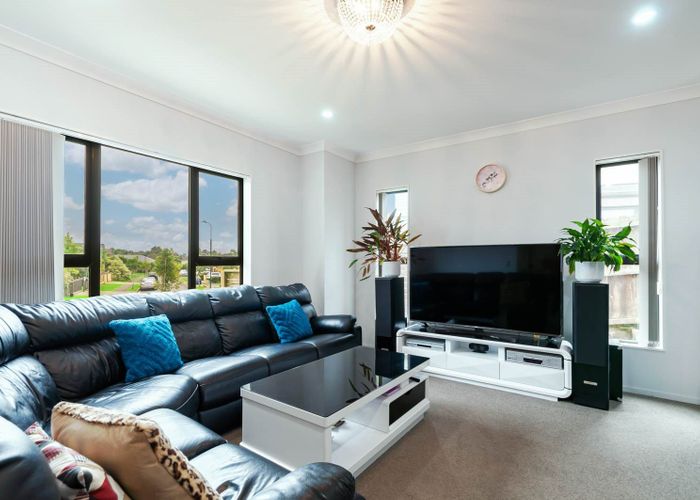  at 23 Midhurst Avenue, Henderson, Auckland