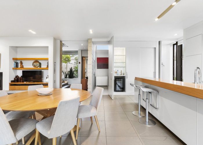  at 7 Peel Street, Westmere, Auckland