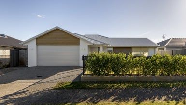  at 4 Raynor Crescent, Pyes Pa, Tauranga