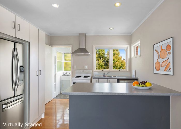  at 2/619 Beach Road, Rothesay Bay, North Shore City, Auckland