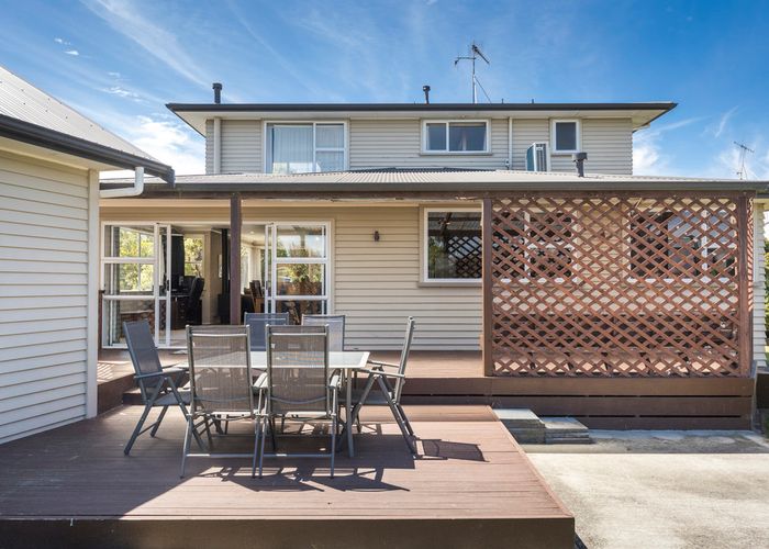  at 5 Wairau Place, Kelvin Grove, Palmerston North