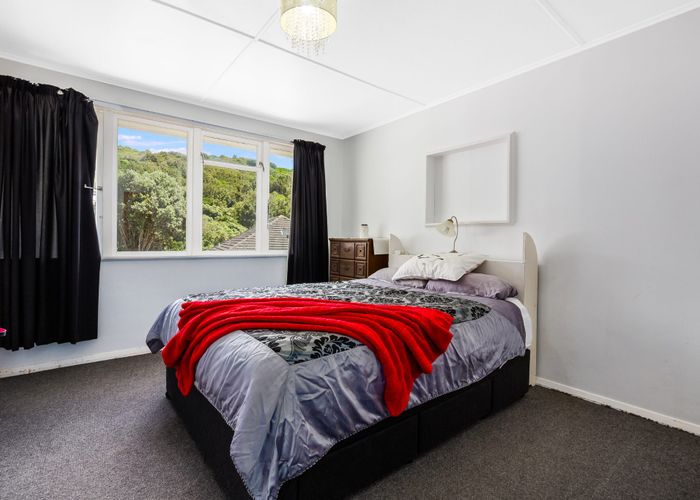  at 11 Ngahue Crescent, Elsdon, Porirua