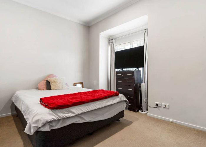  at 20 Rosandich Drive, Sunnyvale, Waitakere City, Auckland