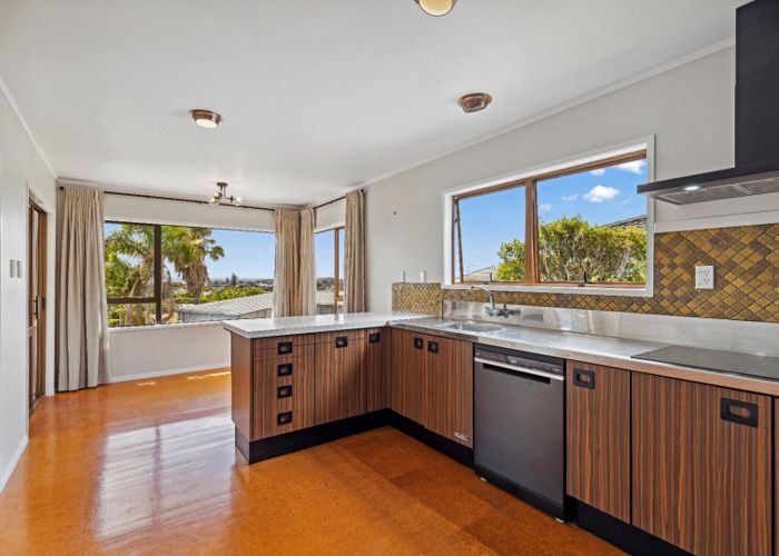  at 35 Parr Terrace, Castor Bay, North Shore City, Auckland