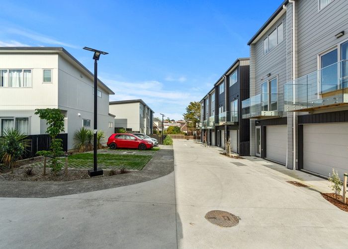  at 57 Edmonton Road, Henderson, Waitakere City, Auckland