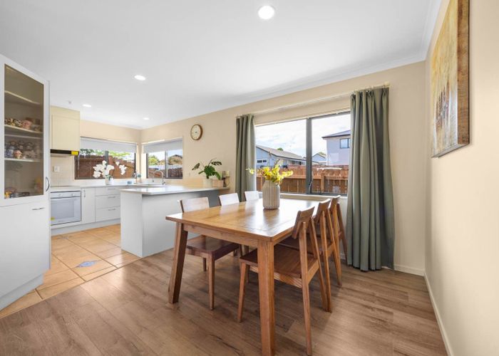  at 51 De Quincey Terrace, Highland Park, Manukau City, Auckland