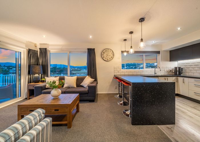  at 7 James Cook Drive, Whitby, Porirua, Wellington