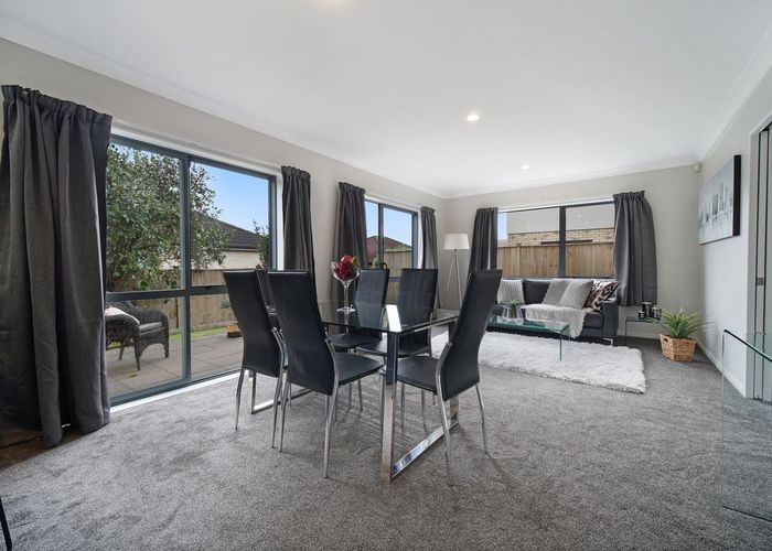 Free property data for 4 Coachman Drive, Flat Bush, Auckland homes.co.nz